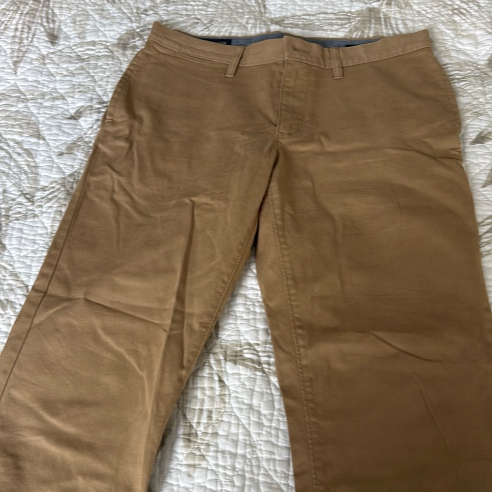 Men’s chino style pants